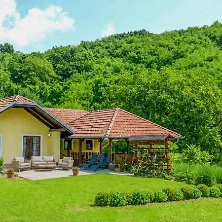 Сasa de vacaciones Feher Lendava
