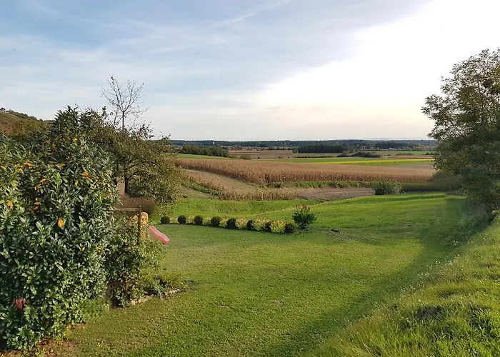 Feher Casa de Férias Lendava